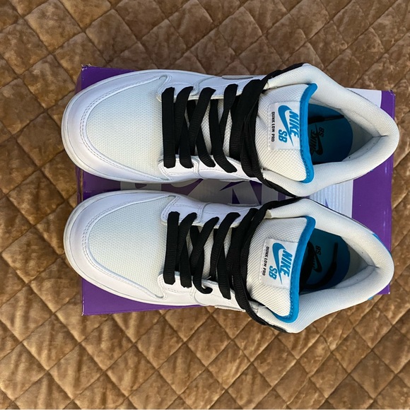 Nike SB Dunk Low “Laser Blue” - Picture 4 of 12